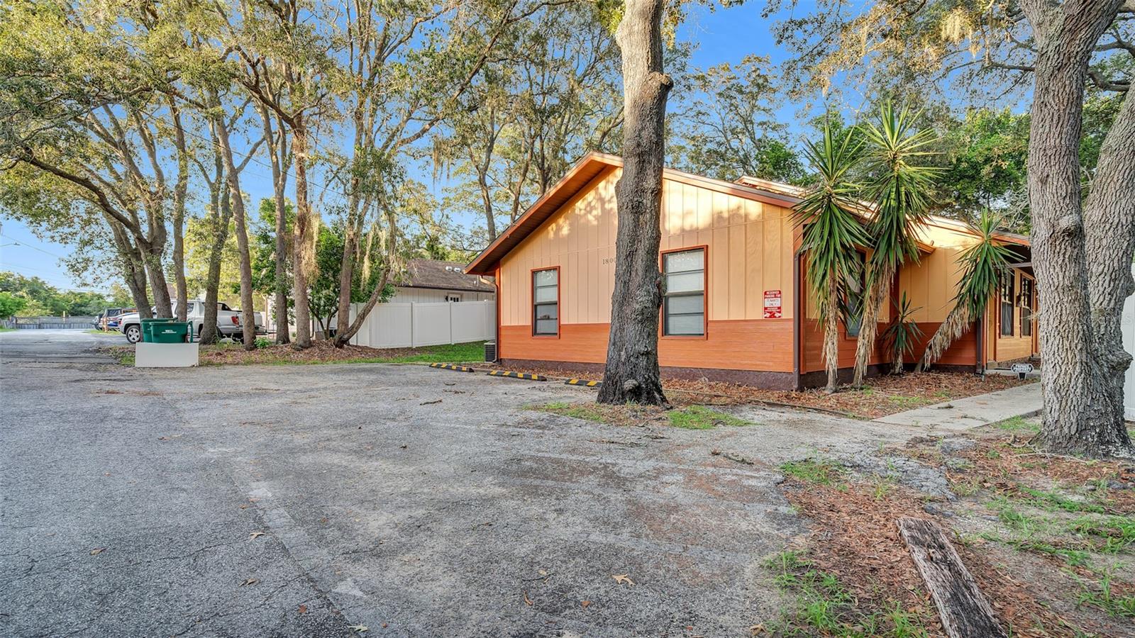 Image 2 of 19 For 1800 Poinsettia Avenue B