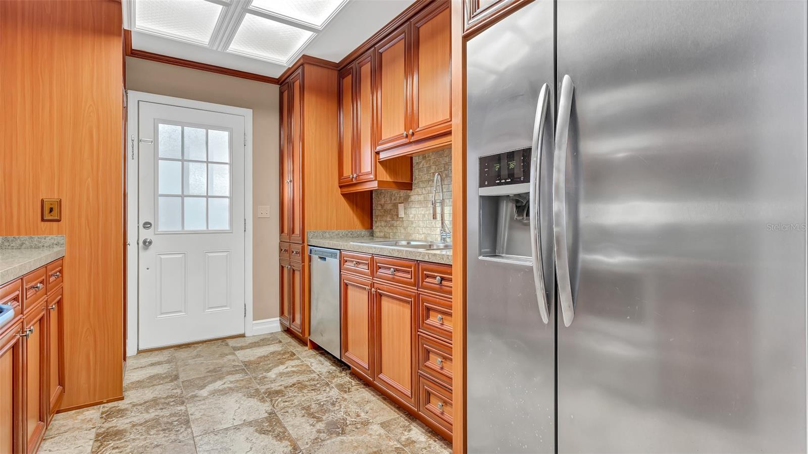 Image 7 of 19 For 1800 Poinsettia Avenue B