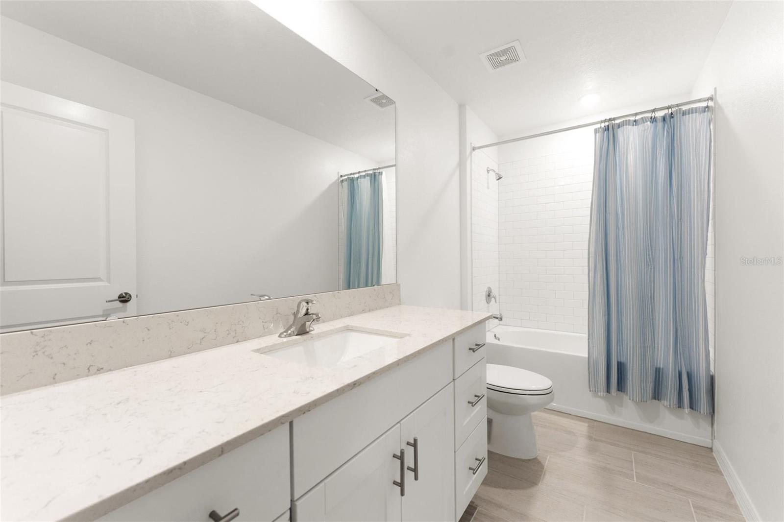 Image 32 of 47 For 4024 Capri Coast Drive