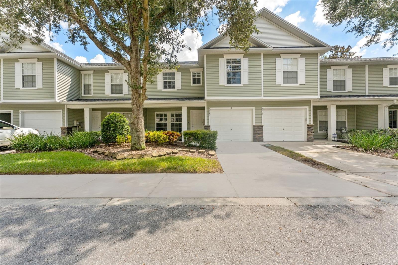 Image 3 of 33 For 2909 Bear Oak Drive