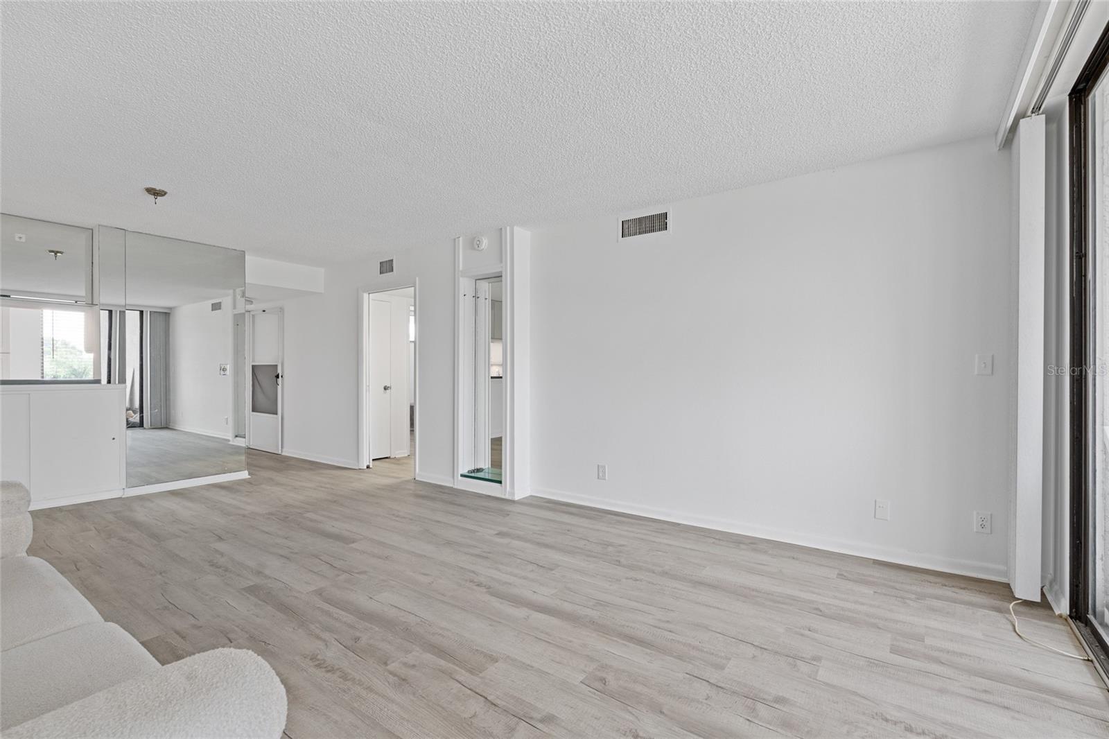 Image 12 of 34 For 2621 Cove Cay Drive 407