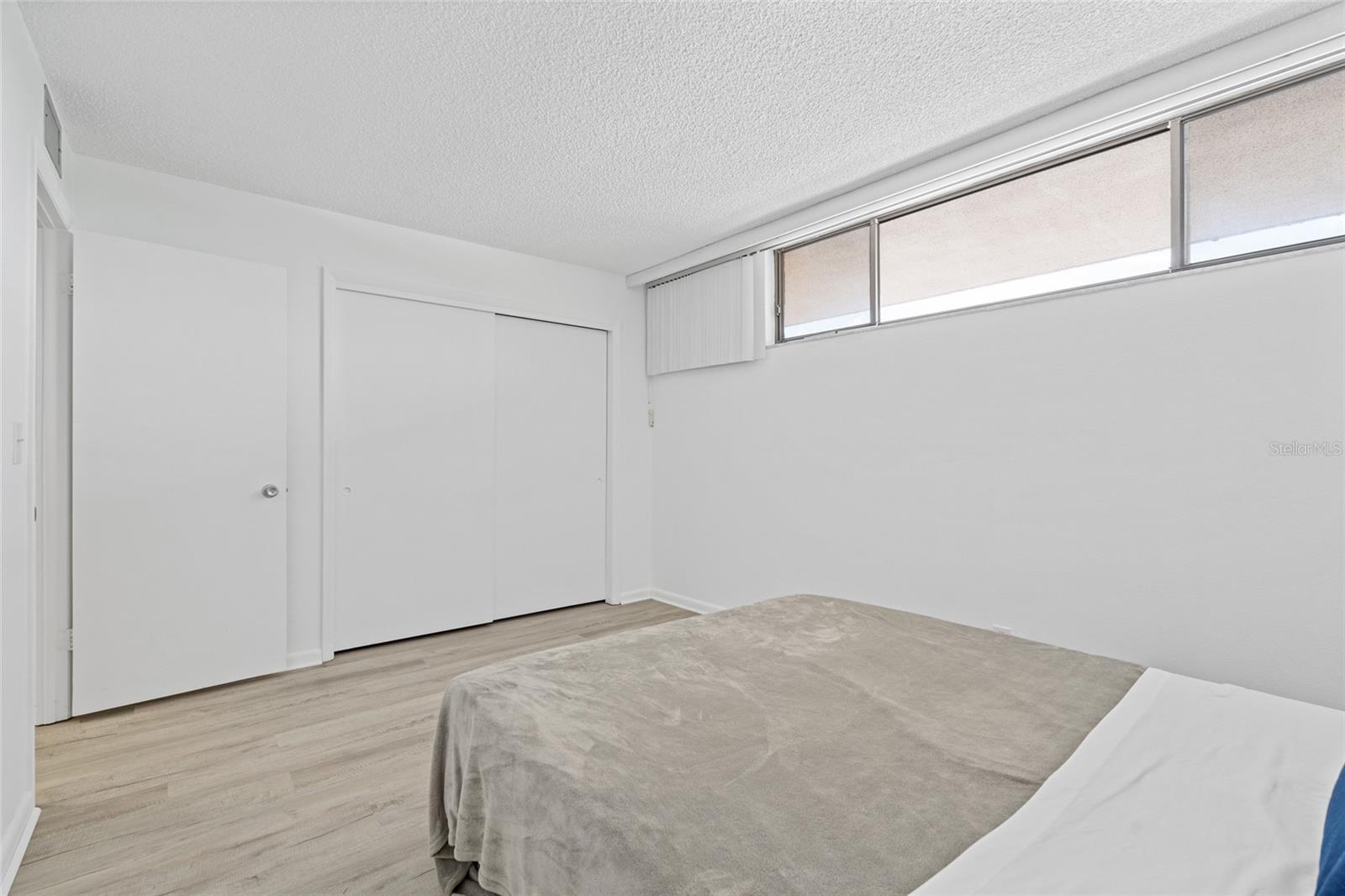 Image 21 of 34 For 2621 Cove Cay Drive 407