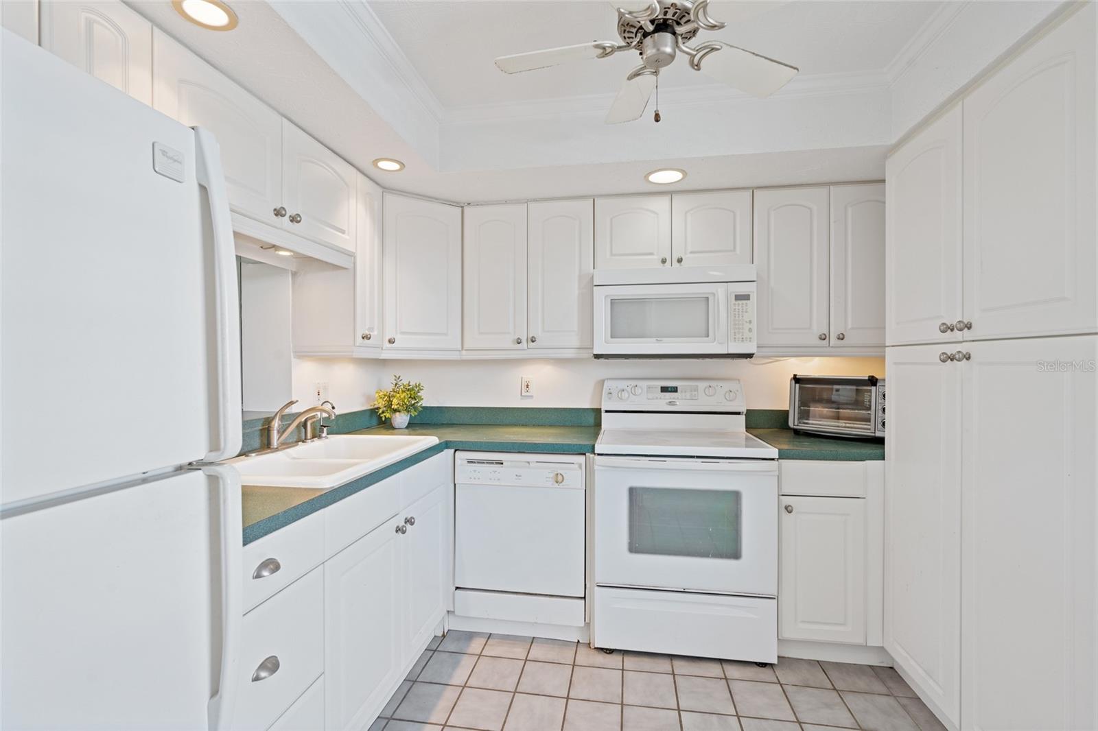 Image 9 of 34 For 2621 Cove Cay Drive 407