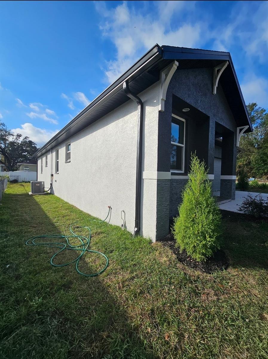 Image 2 of 16 For 3001 25th Avenue