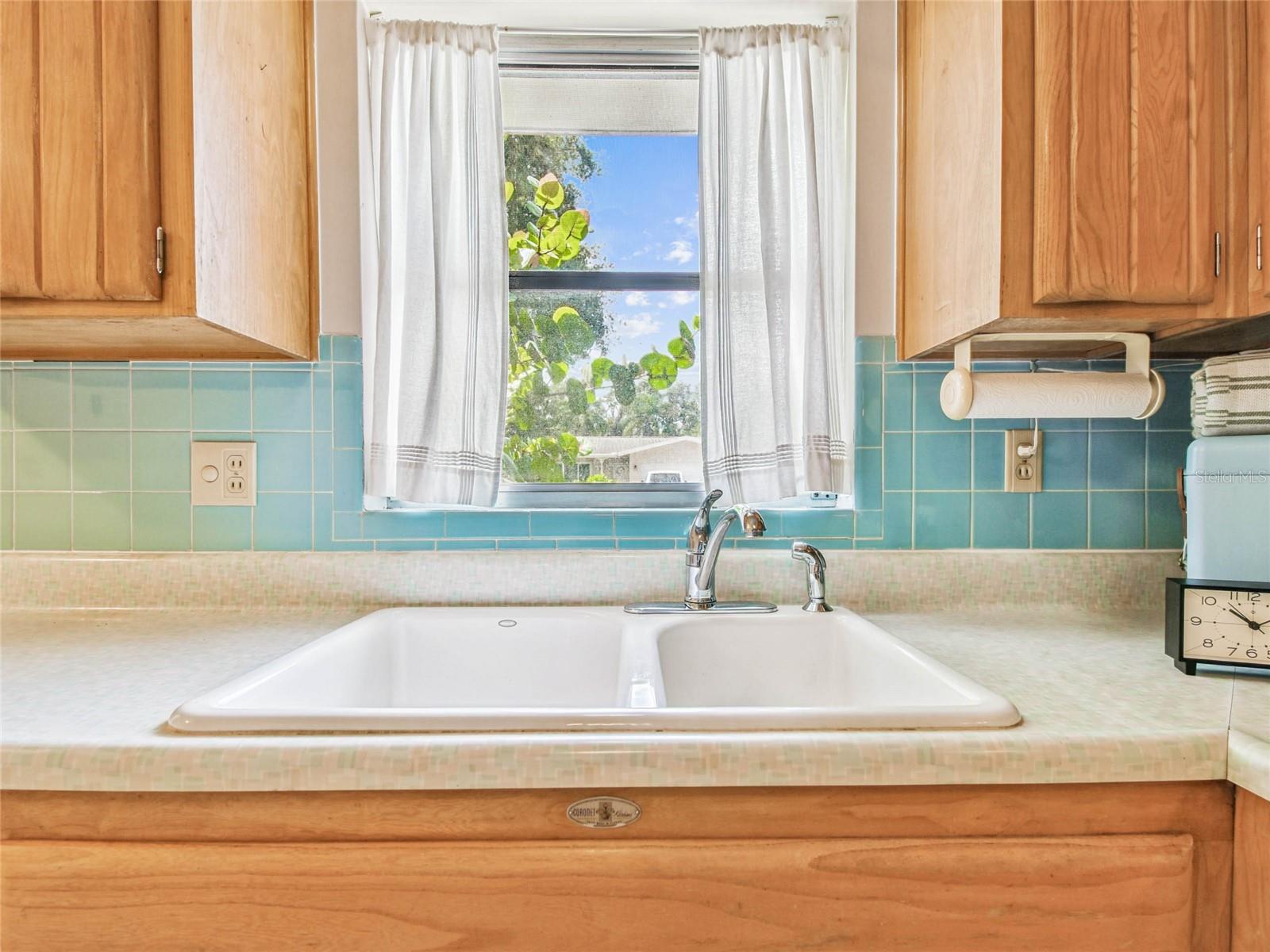 Image 10 of 43 For 958 Lyndhurst Street