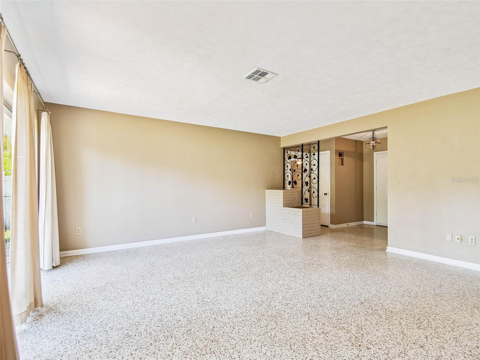 Image 13 of 43 For 958 Lyndhurst Street