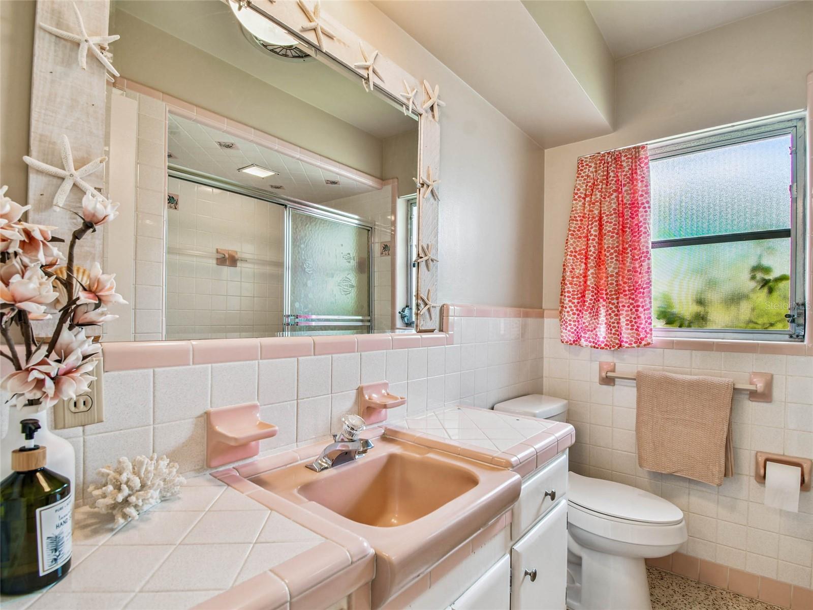 Image 24 of 43 For 958 Lyndhurst Street