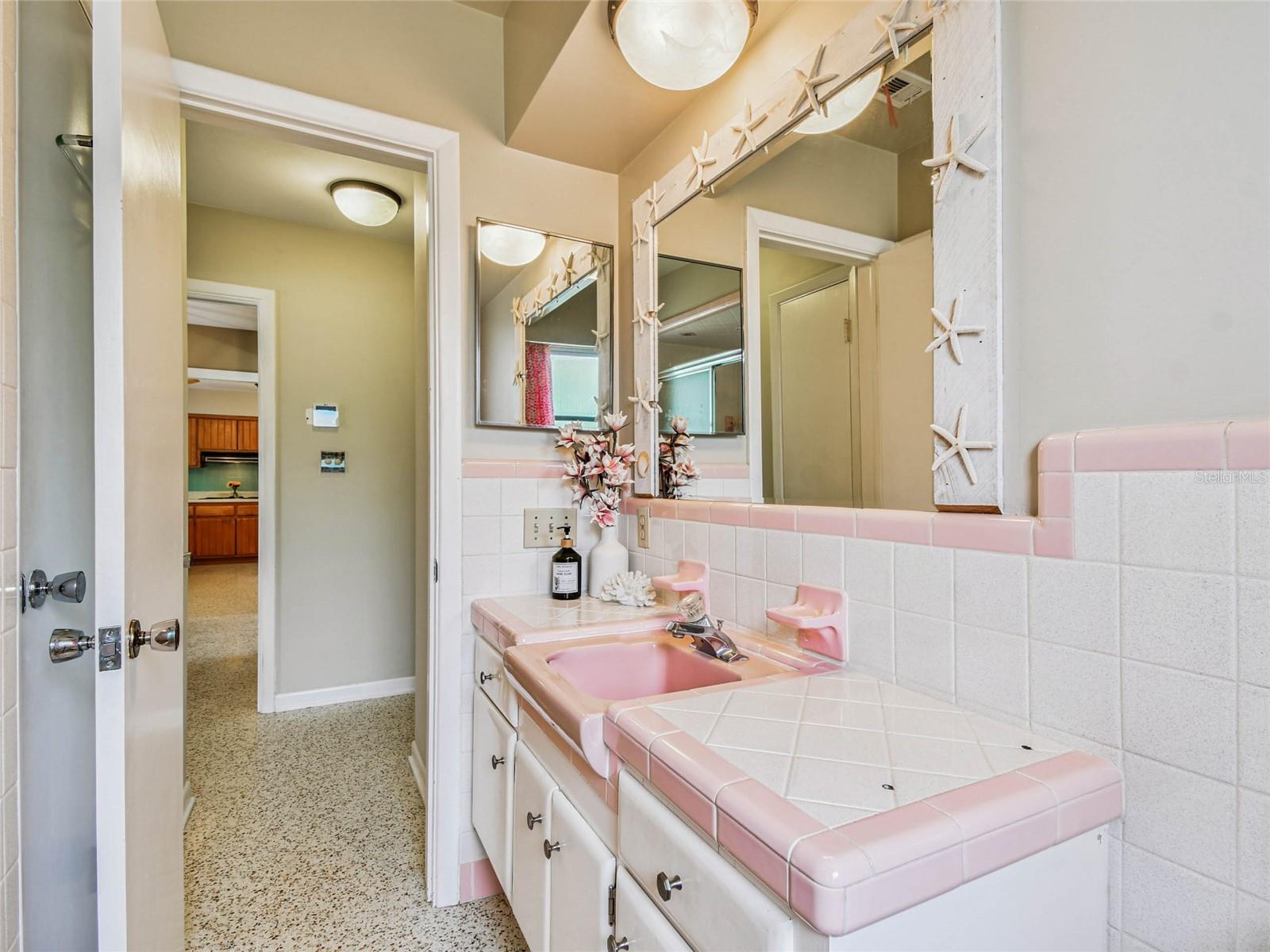 Image 25 of 43 For 958 Lyndhurst Street