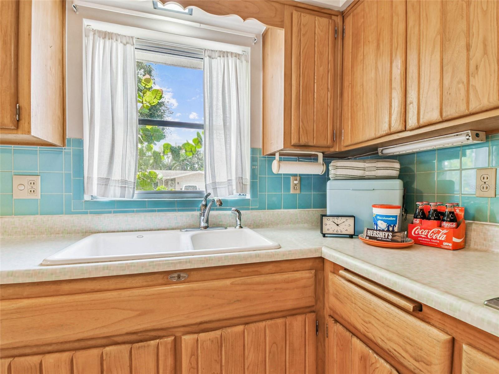 Image 6 of 43 For 958 Lyndhurst Street