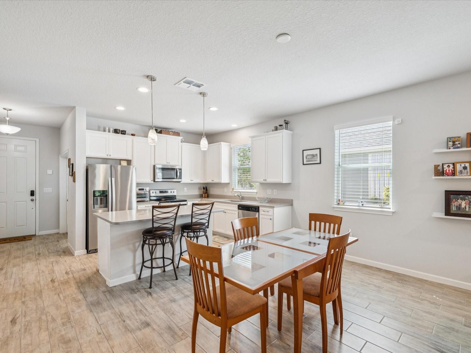 Listing photo id 9 for 12925 Satin Lily Drive