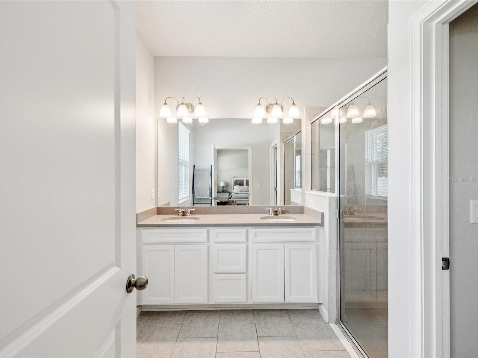 Listing photo id 17 for 12925 Satin Lily Drive