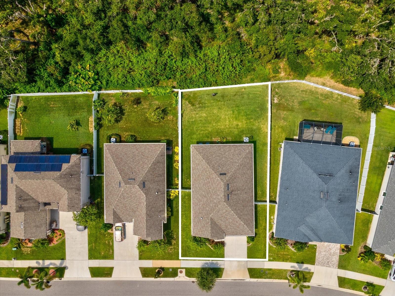Listing photo id 37 for 12925 Satin Lily Drive