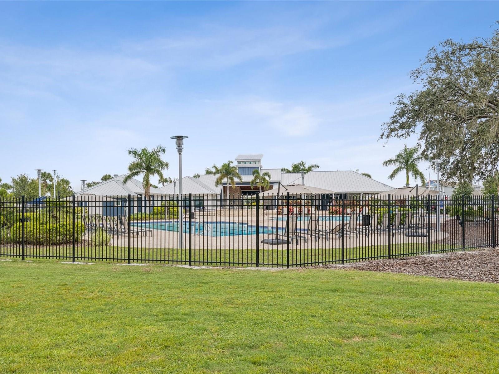 Listing photo id 46 for 12925 Satin Lily Drive