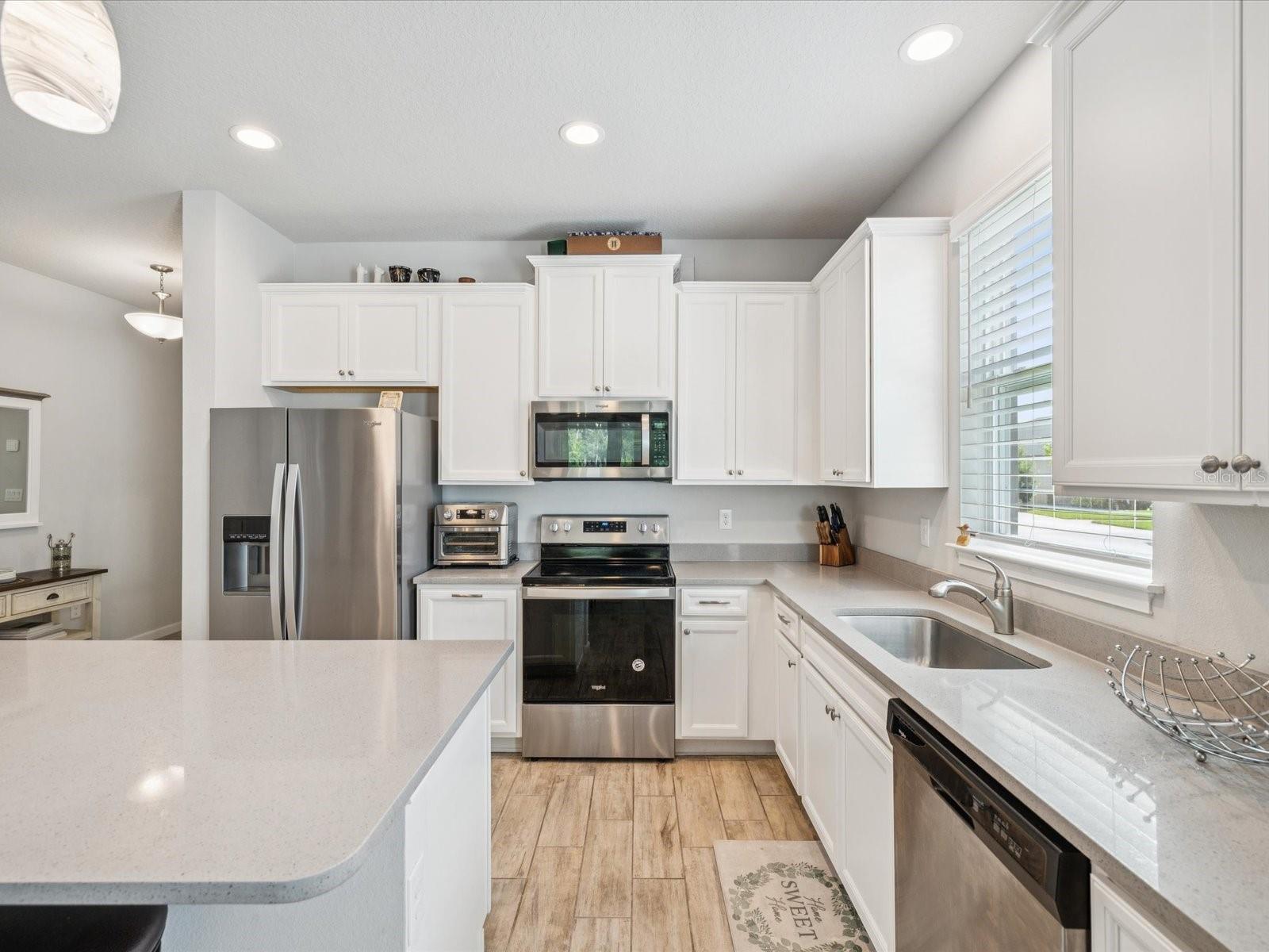 Listing photo id 5 for 12925 Satin Lily Drive