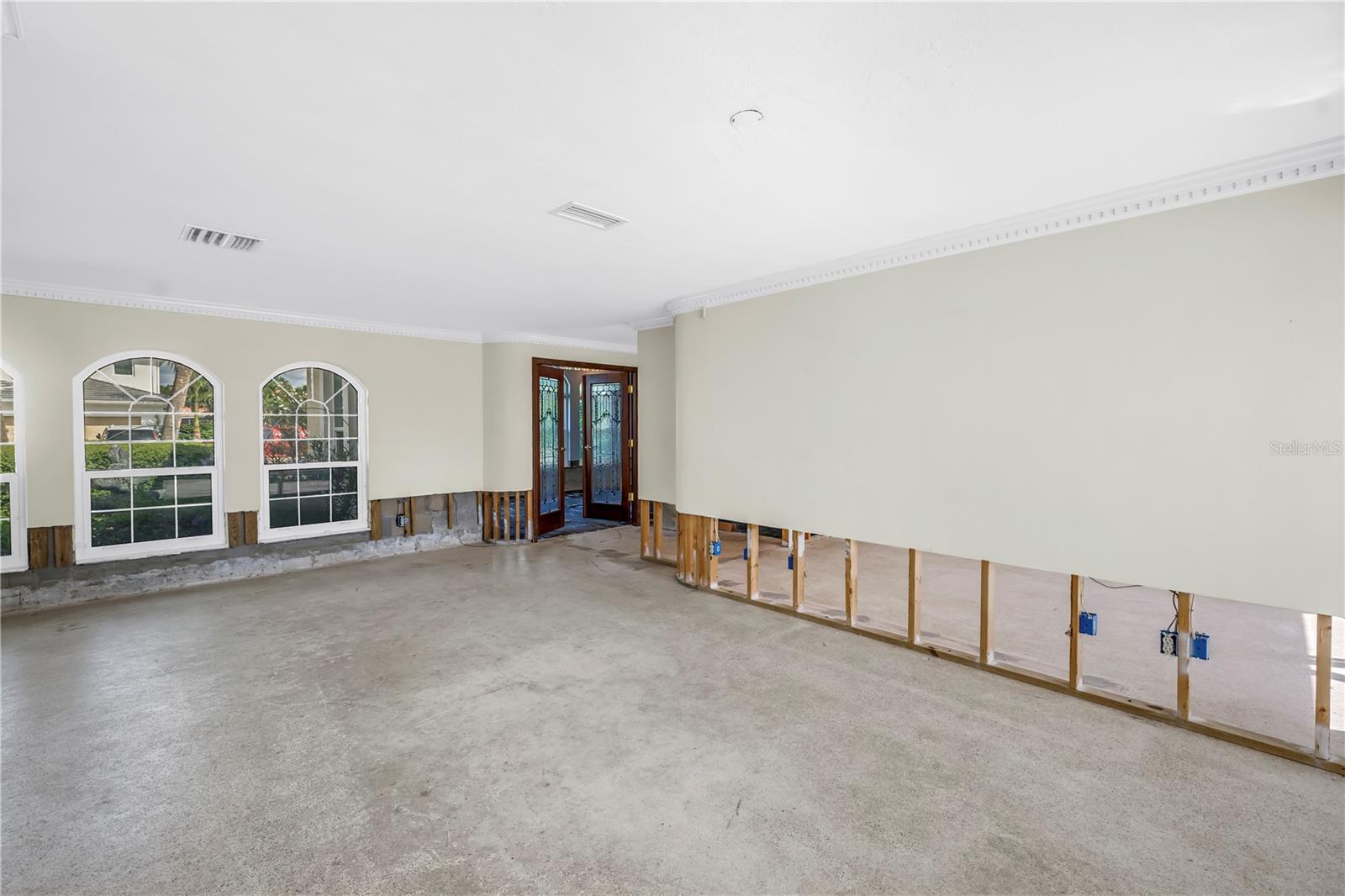 Image 15 of 71 For 2050 Kansas Avenue Ne