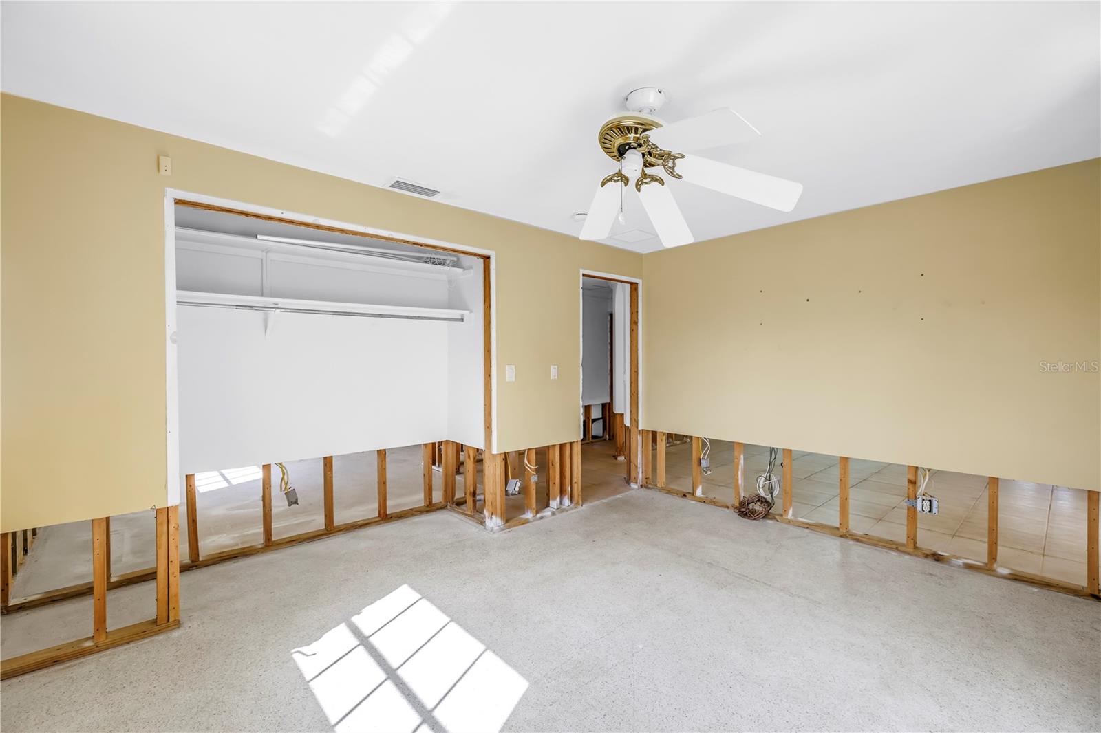 Image 30 of 71 For 2050 Kansas Avenue Ne