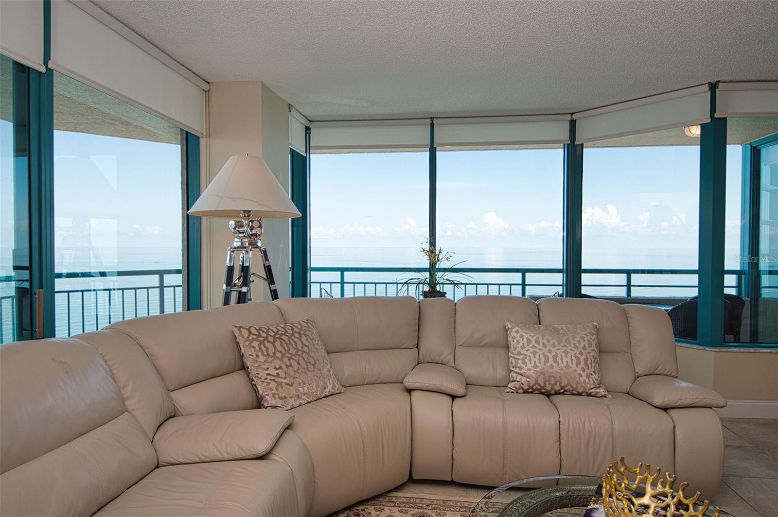 Image 19 of 91 For 1540 Gulf Boulevard 2102