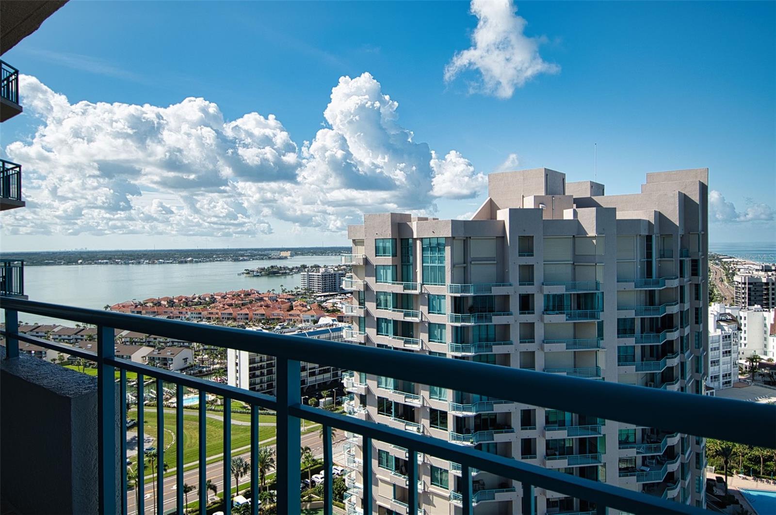 Image 26 of 91 For 1540 Gulf Boulevard 2102