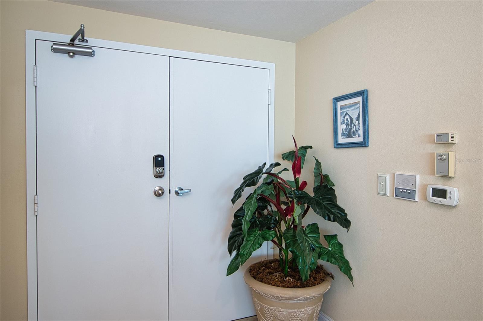 Image 38 of 91 For 1540 Gulf Boulevard 2102