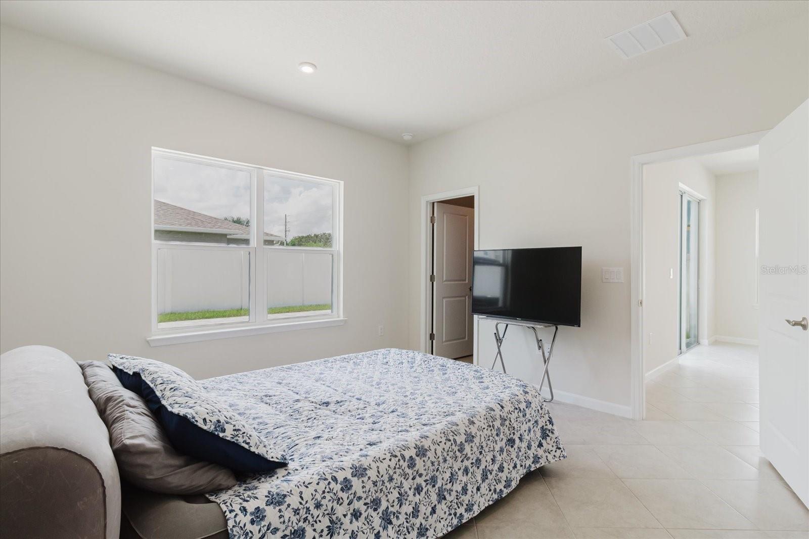 Image 18 of 51 For 19052 Heavenside Court