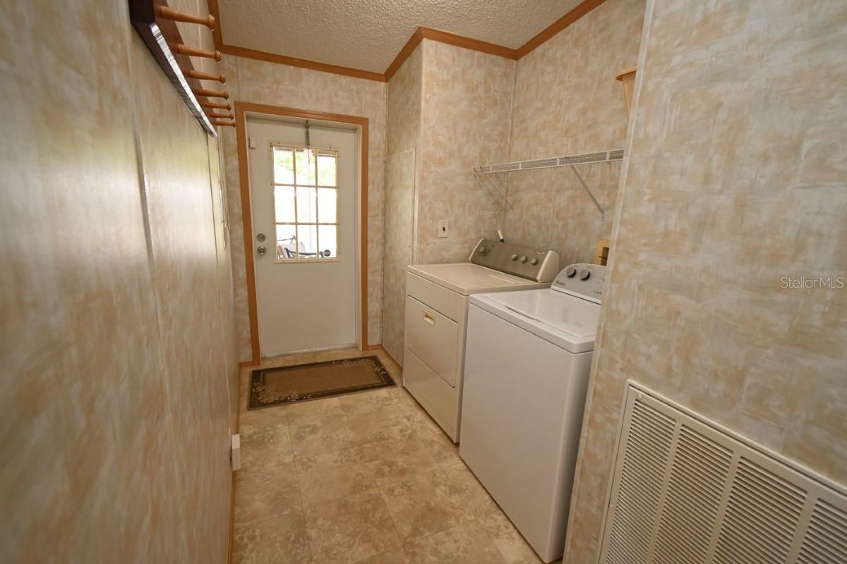 Image 41 of 61 For 8205 Irene Street