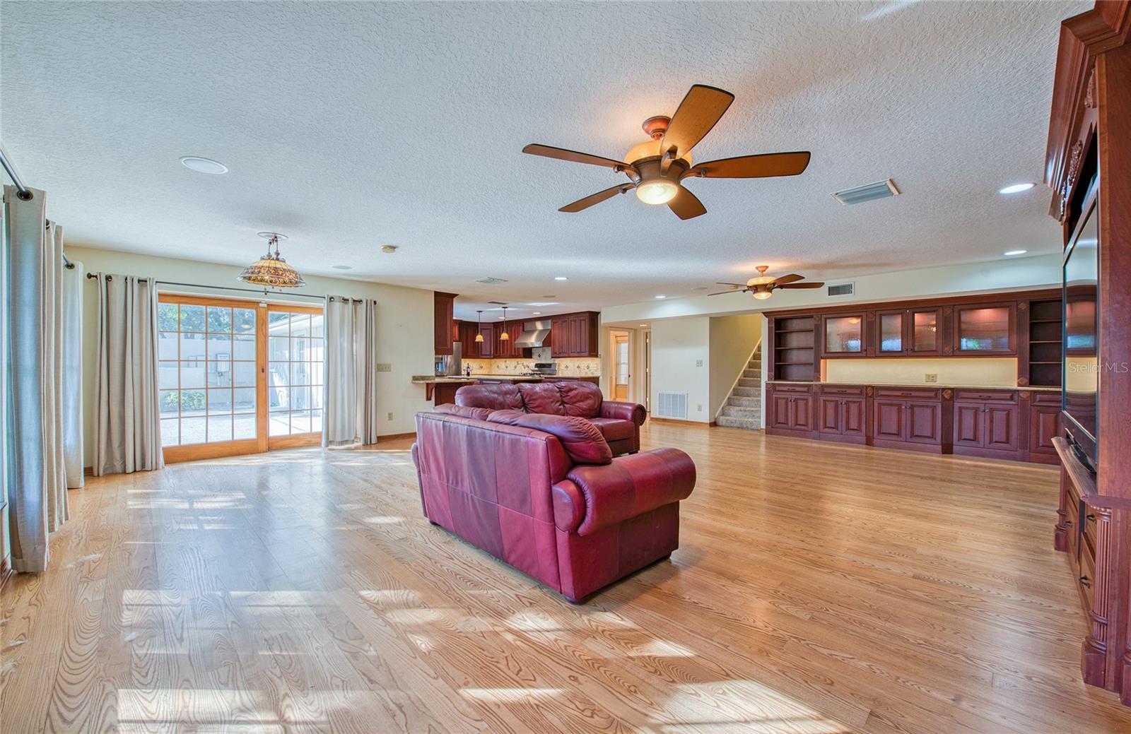 Listing photo id 11 for 2851 Weathersfield Court