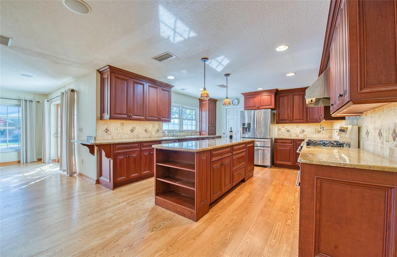 Listing photo id 14 for 2851 Weathersfield Court