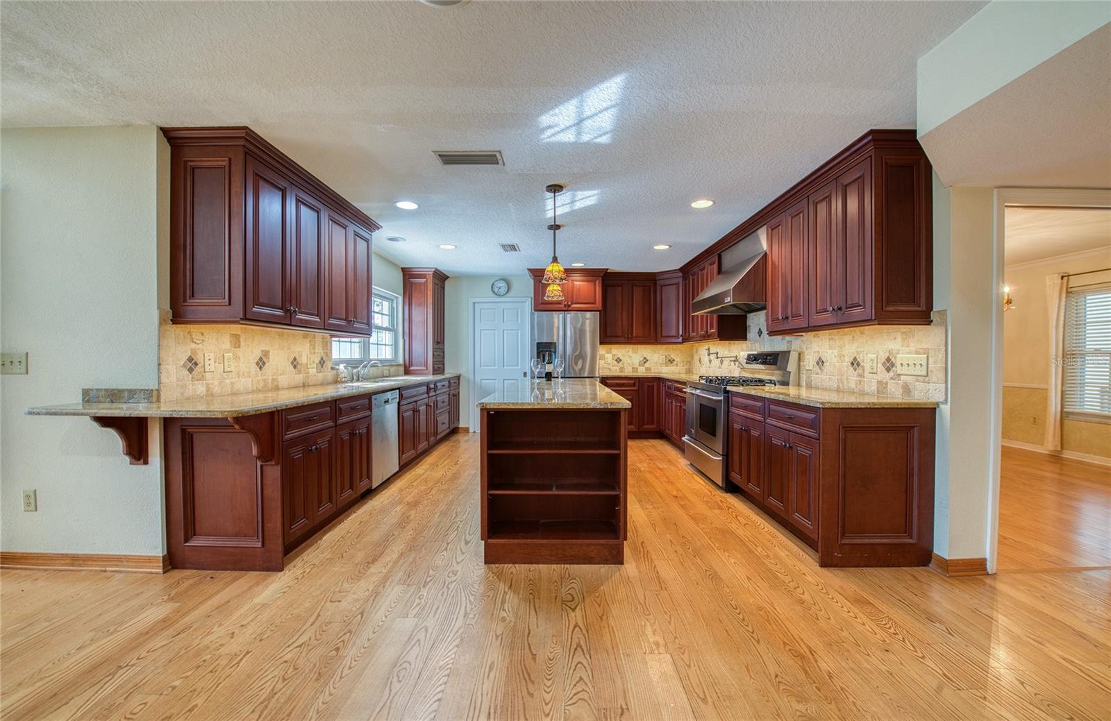 Listing photo id 15 for 2851 Weathersfield Court