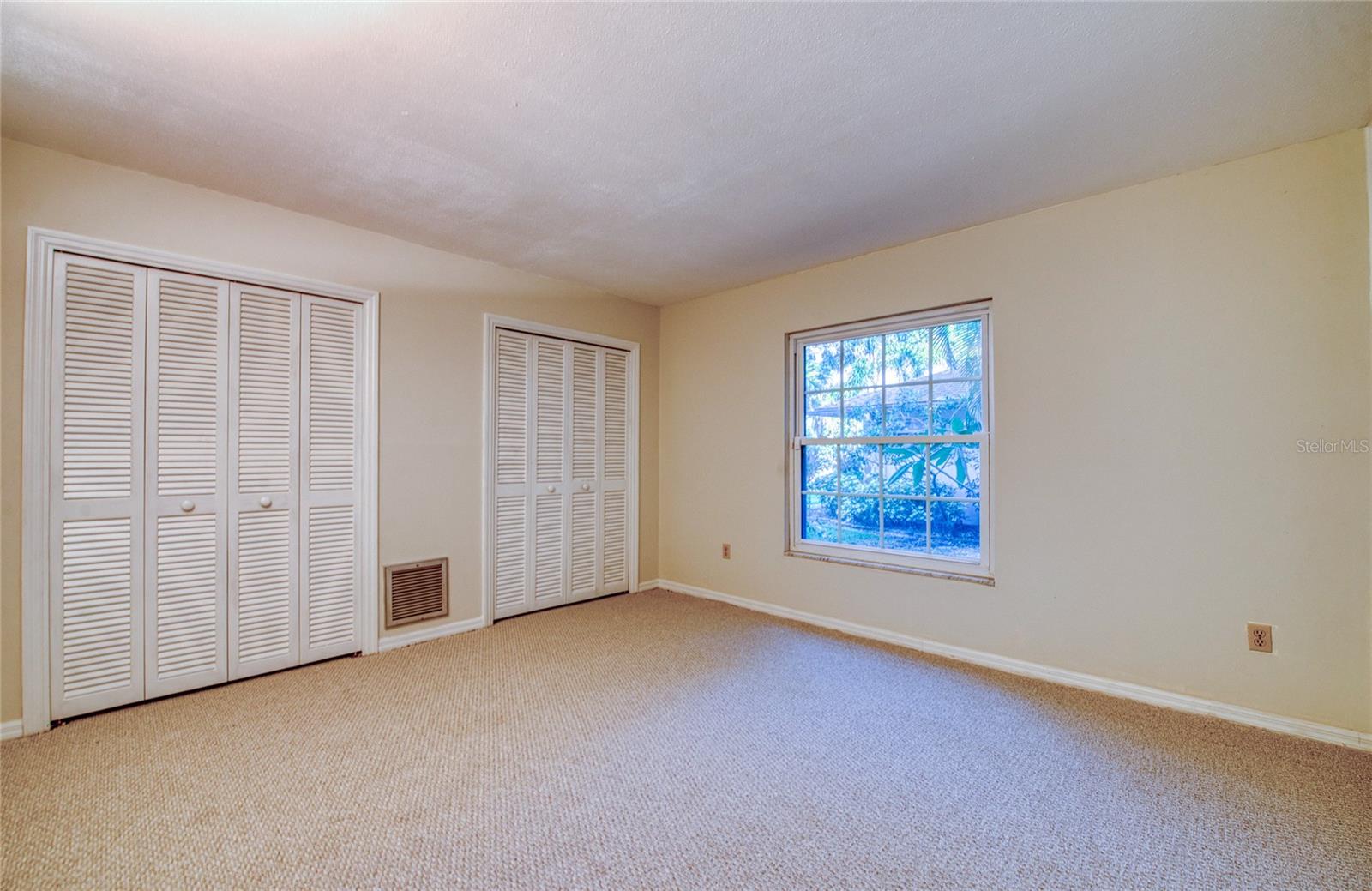 Listing photo id 23 for 2851 Weathersfield Court