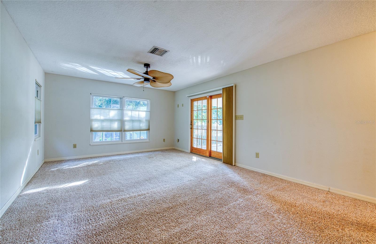 Listing photo id 28 for 2851 Weathersfield Court