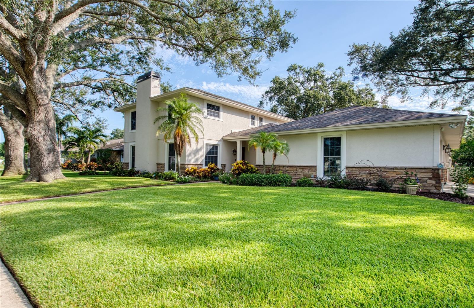 Listing photo id 2 for 2851 Weathersfield Court
