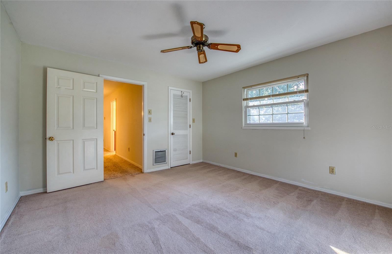 Listing photo id 44 for 2851 Weathersfield Court