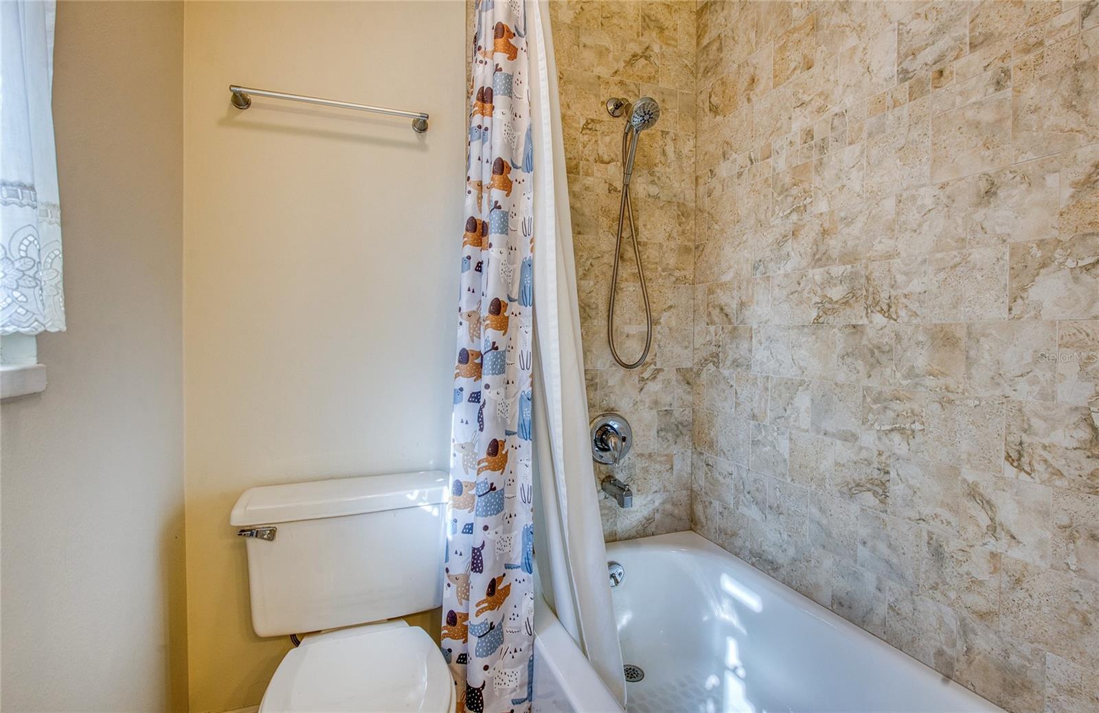 Listing photo id 49 for 2851 Weathersfield Court