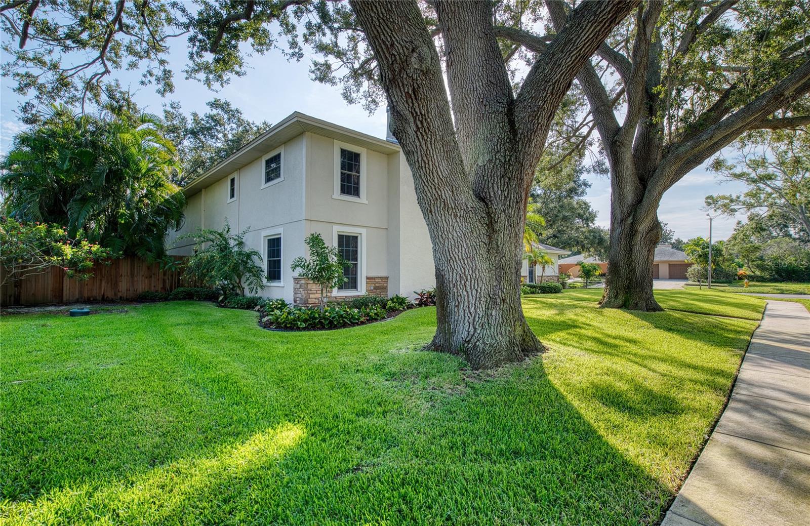 Listing photo id 5 for 2851 Weathersfield Court
