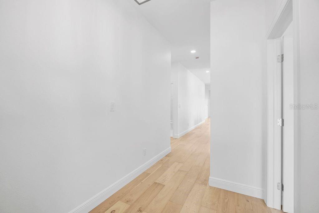 Image 17 of 57 For 1014 14th Avenue Nw