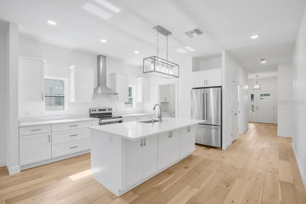 Image 3 of 57 For 1014 14th Avenue Nw
