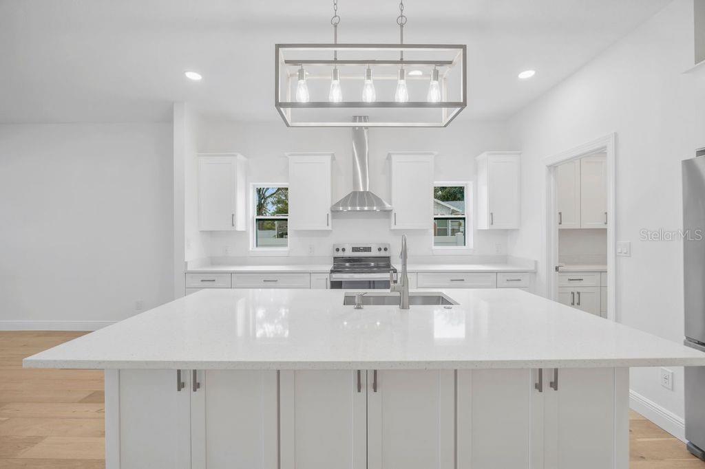 Image 4 of 57 For 1014 14th Avenue Nw