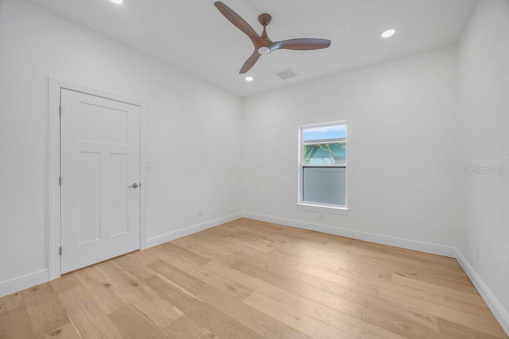 Image 42 of 57 For 1014 14th Avenue Nw