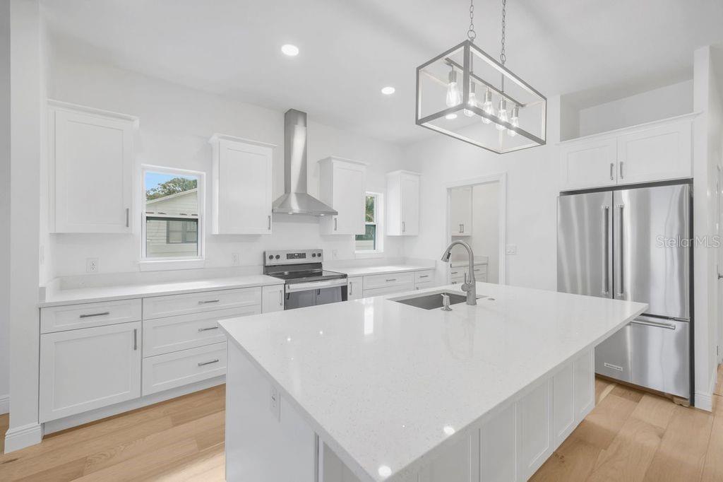 Image 8 of 57 For 1014 14th Avenue Nw