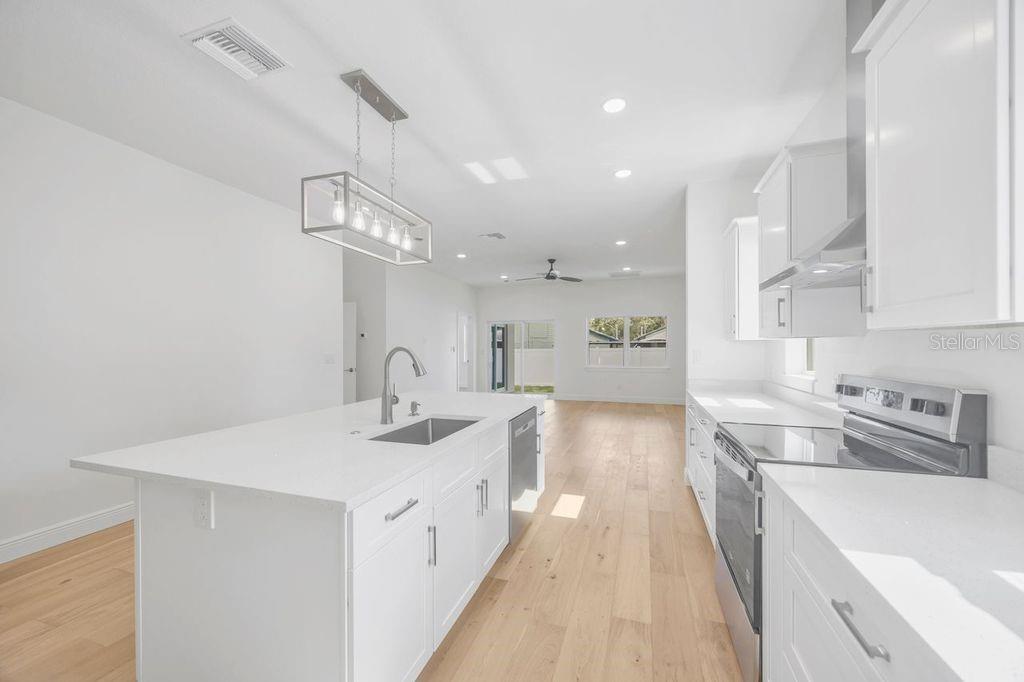 Image 9 of 57 For 1014 14th Avenue Nw