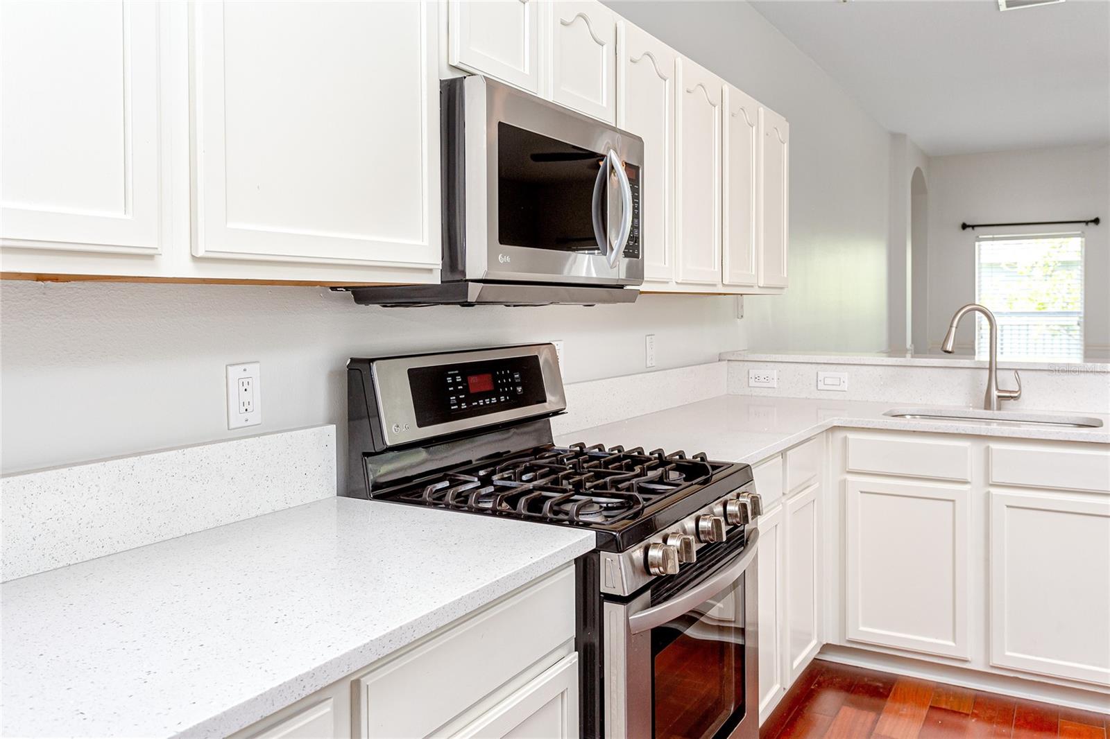 Image 10 of 49 For 10132 Downey Lane