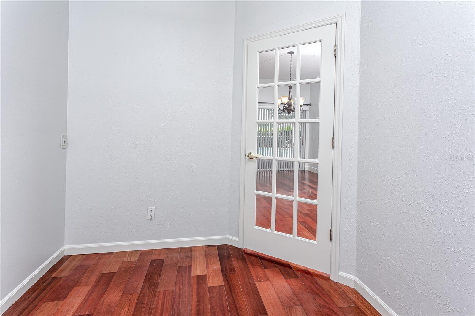 Image 6 of 49 For 10132 Downey Lane