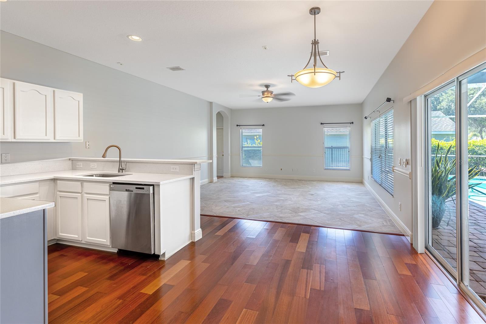 Image 7 of 49 For 10132 Downey Lane
