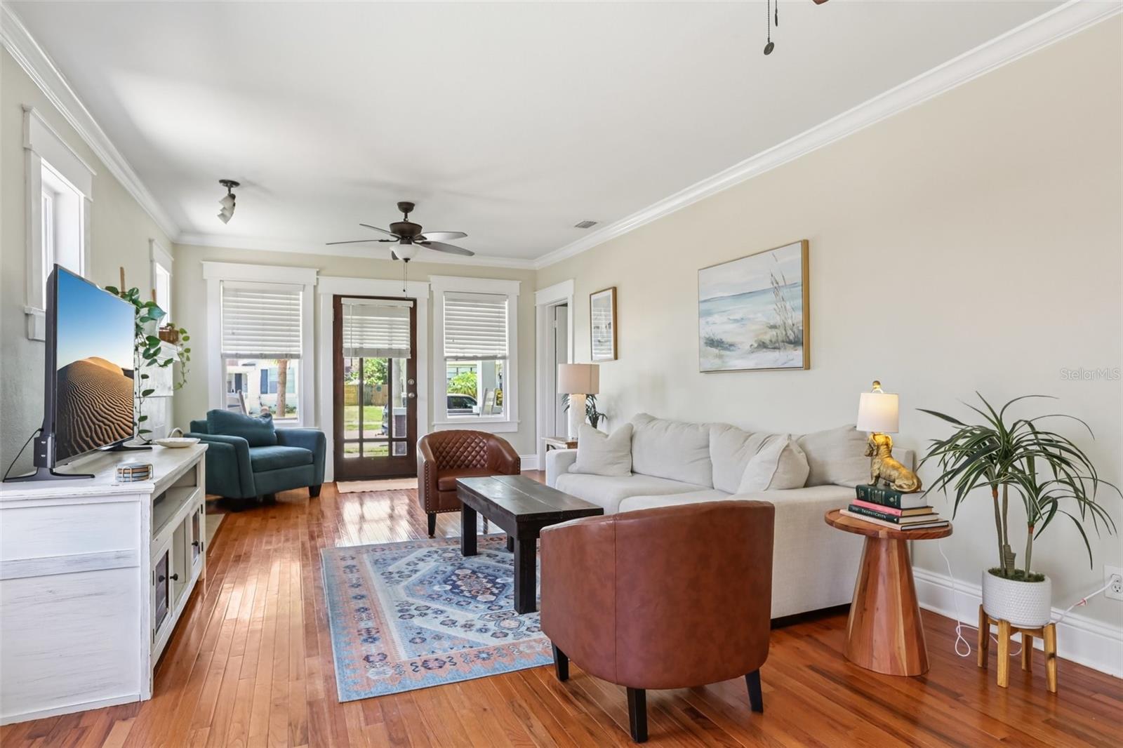 Image 10 of 40 For 712 Caracas Street