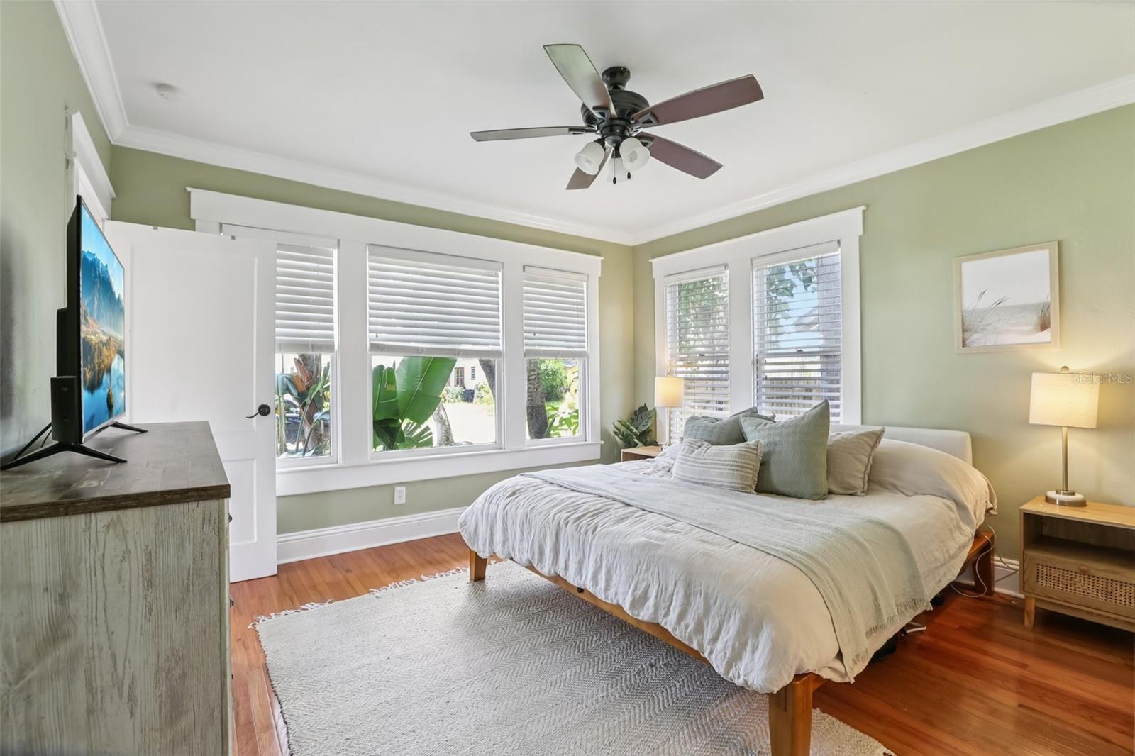 Image 21 of 40 For 712 Caracas Street