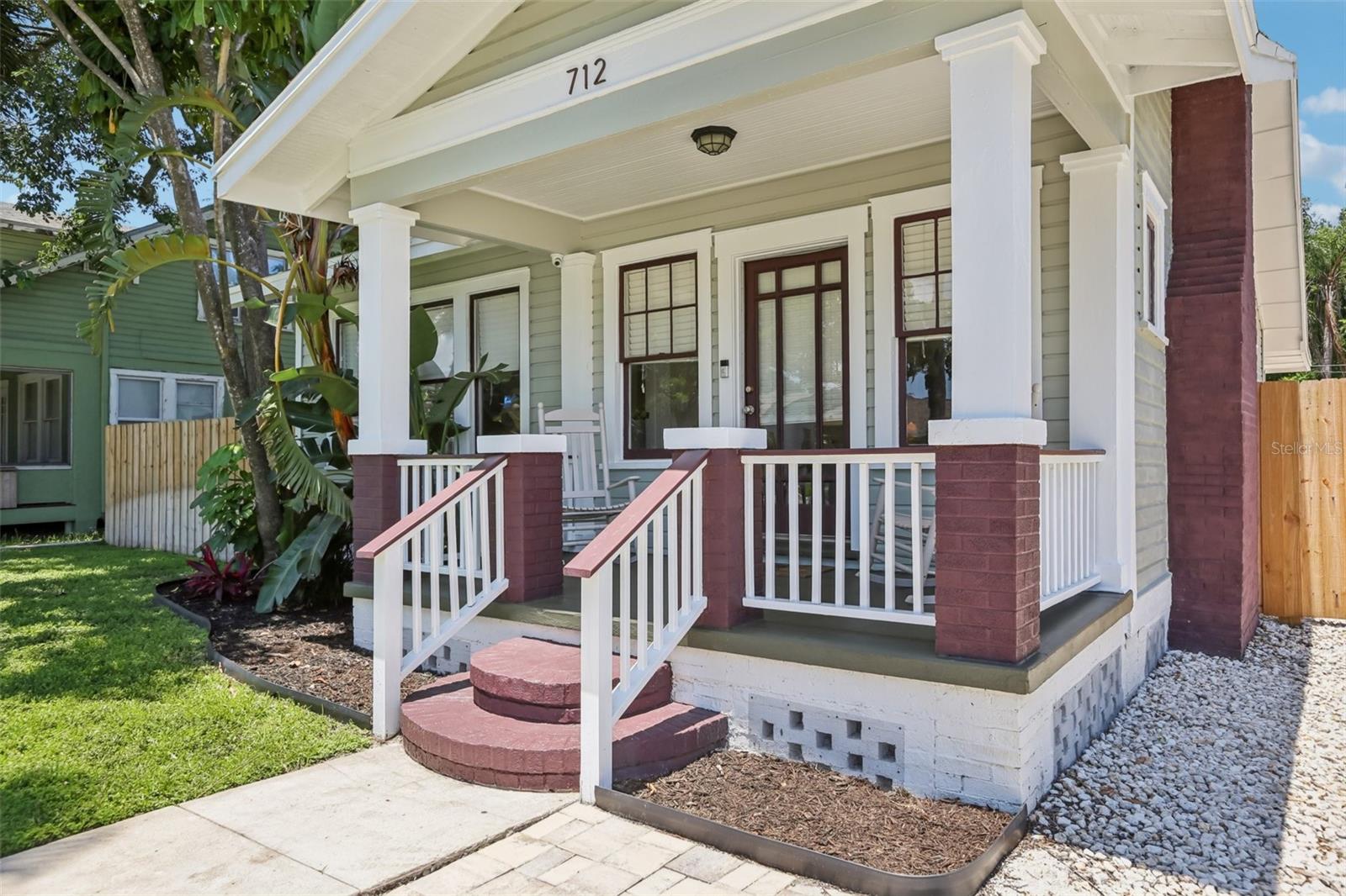 Image 4 of 40 For 712 Caracas Street