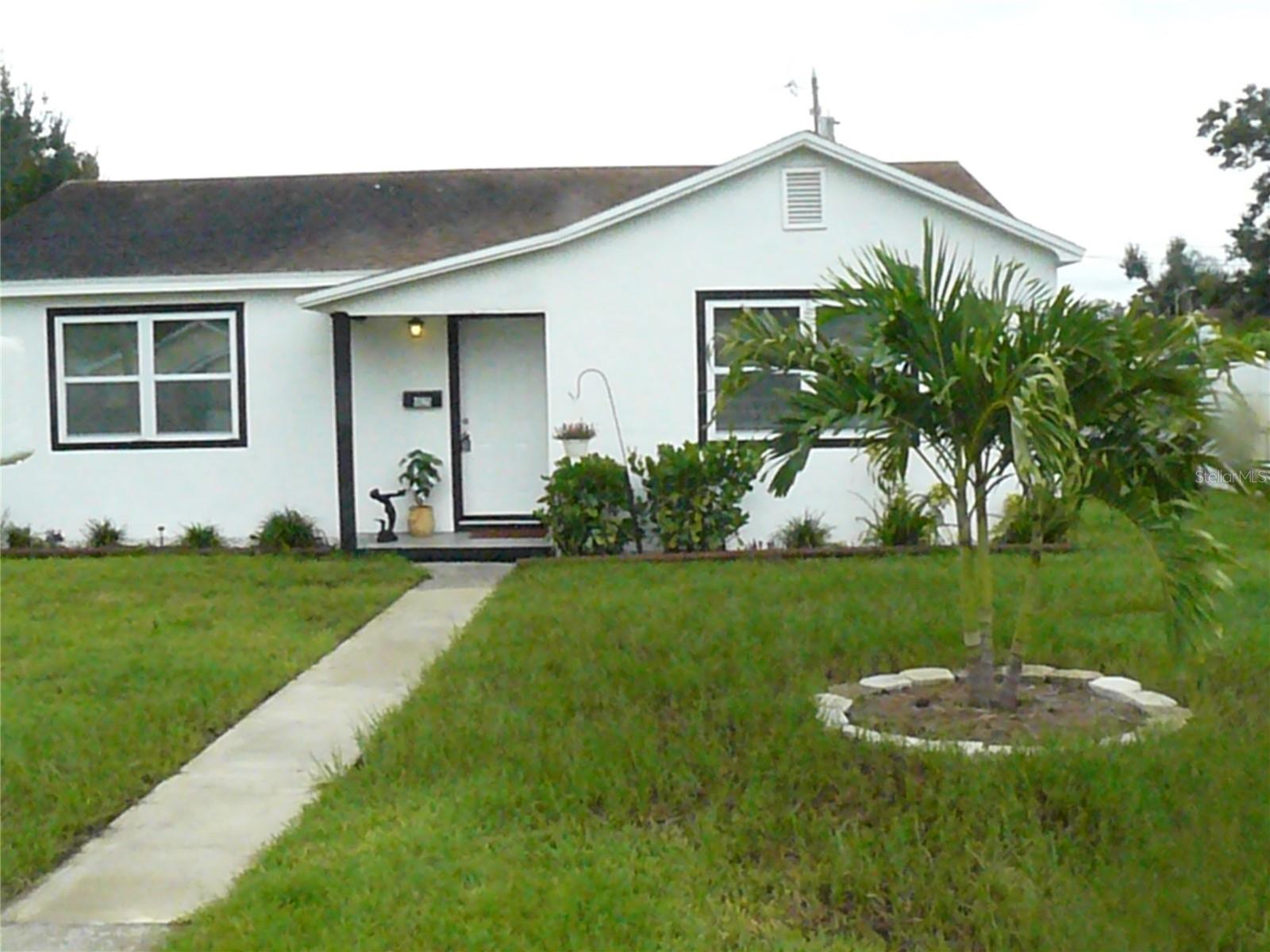 Image 2 of 7 For 4625 Emerson Avenue