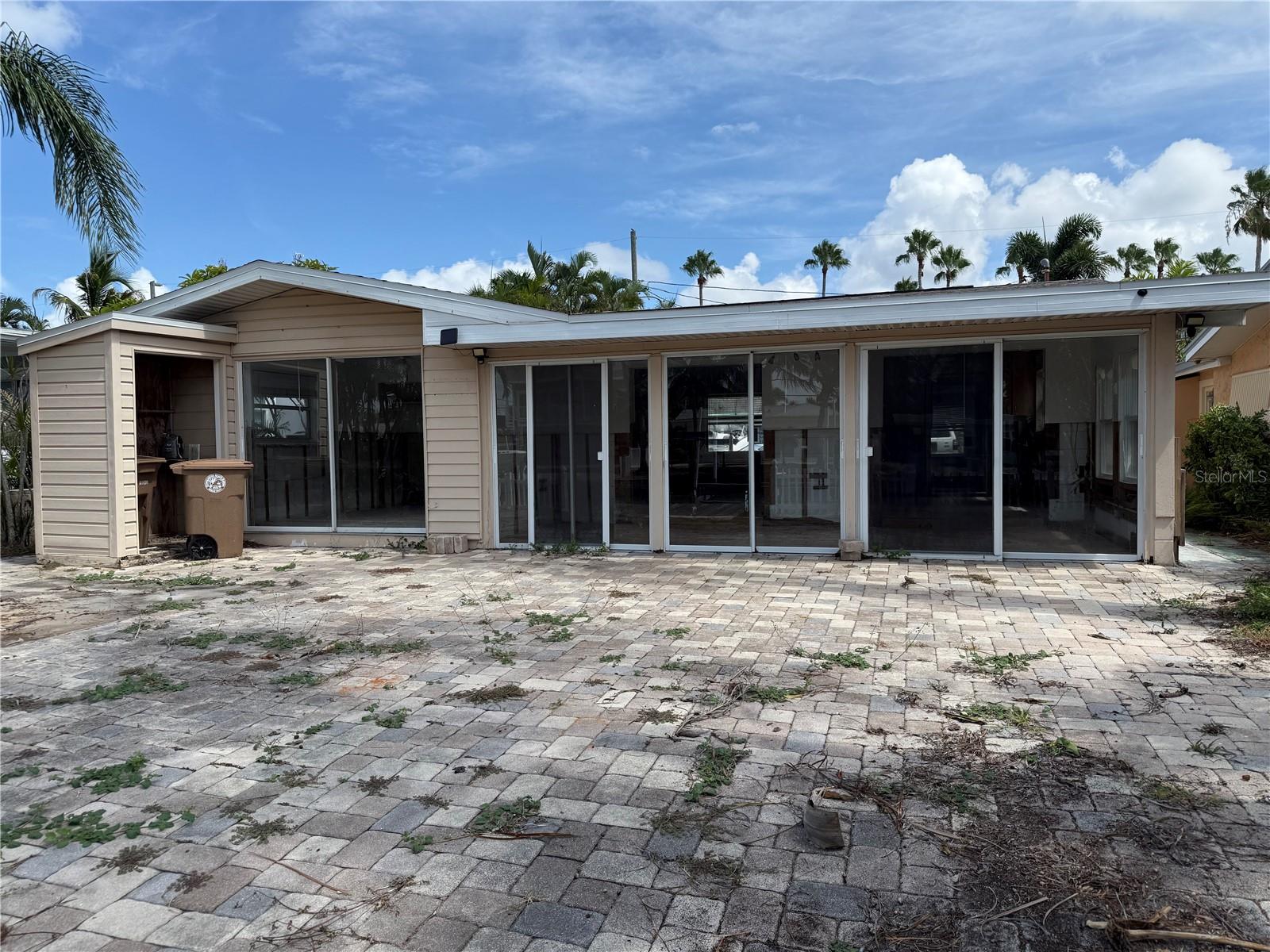 Image 19 of 23 For 325 Madeira Avenue