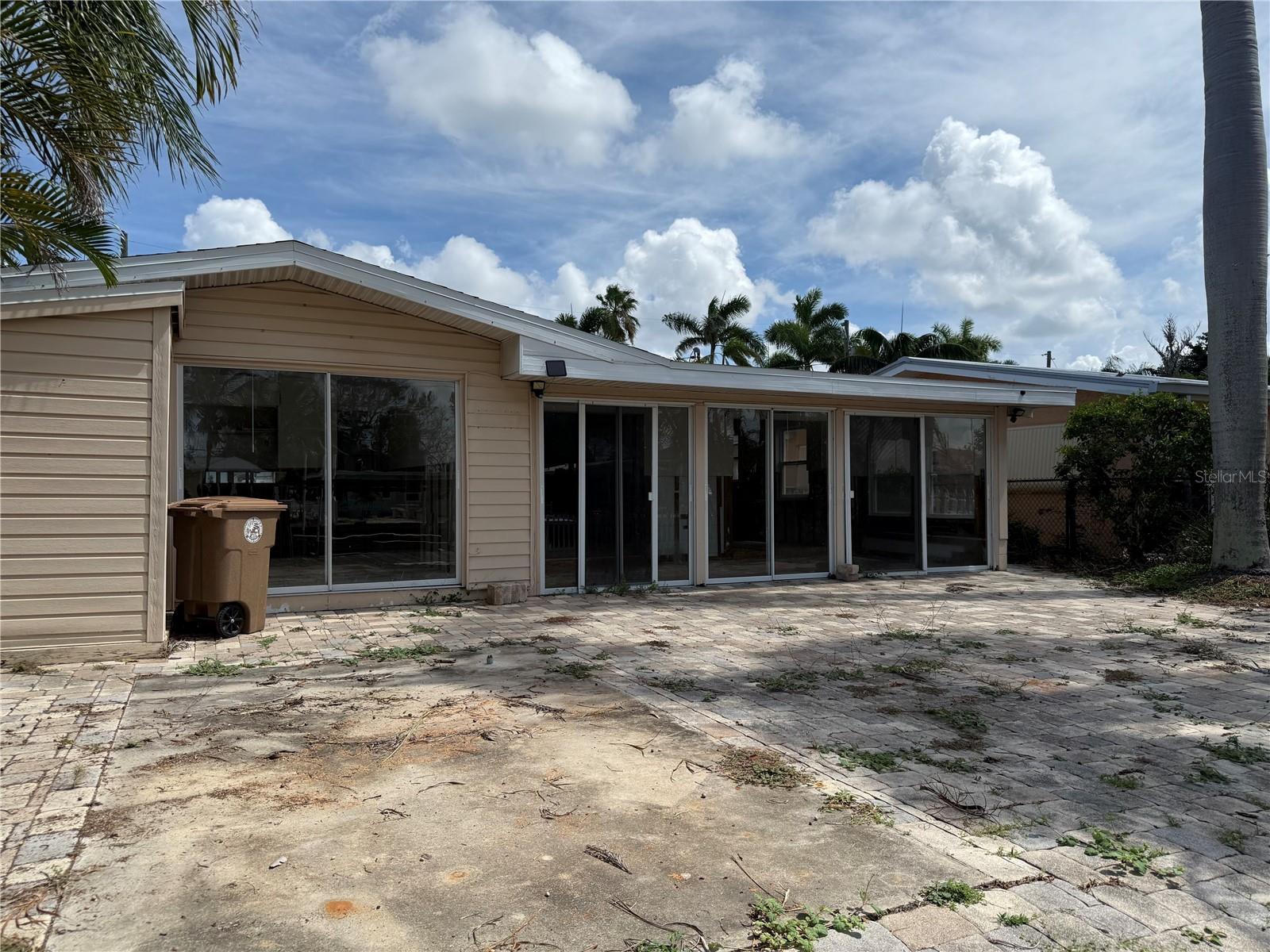 Image 20 of 23 For 325 Madeira Avenue