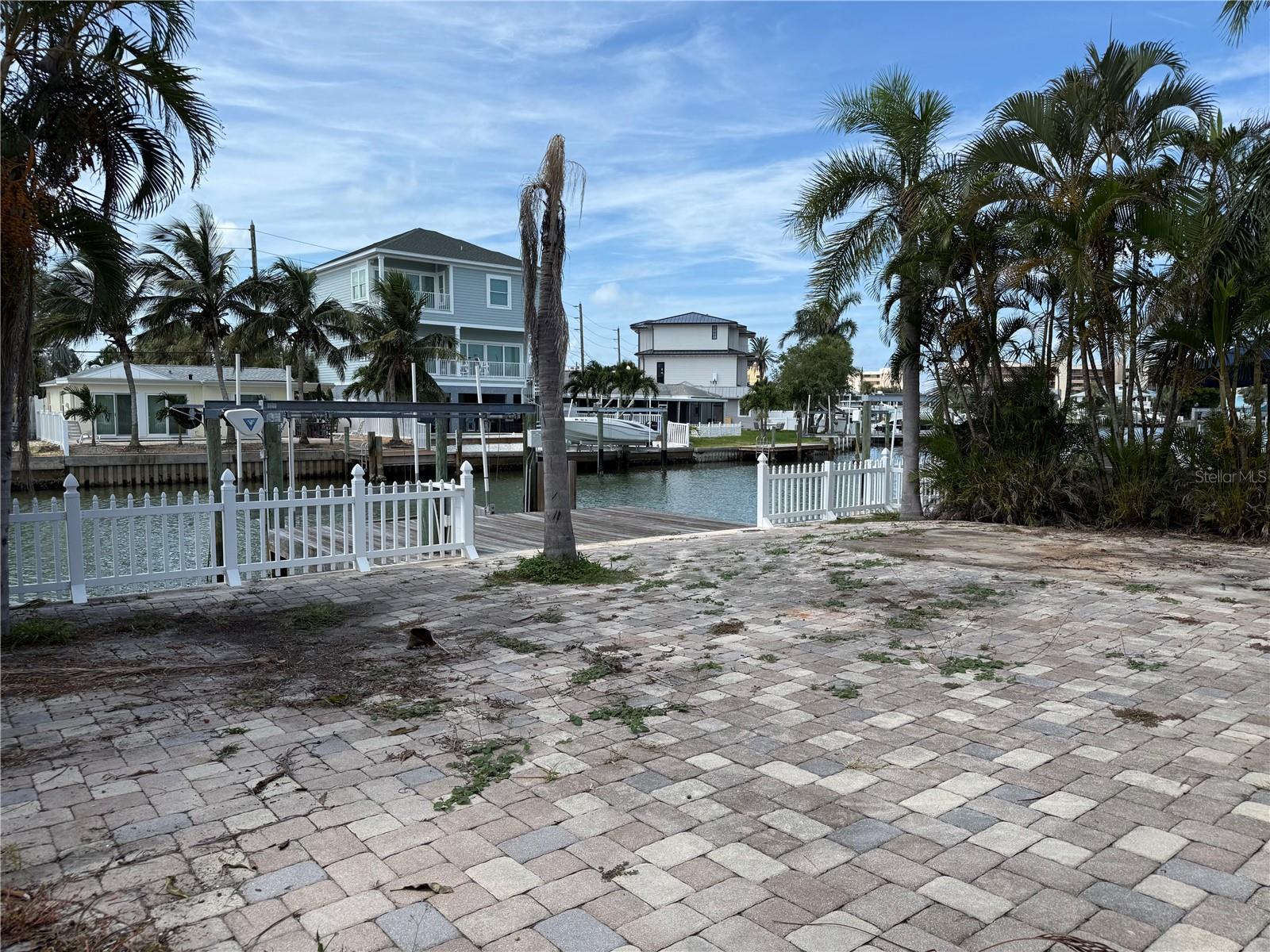 Image 21 of 23 For 325 Madeira Avenue